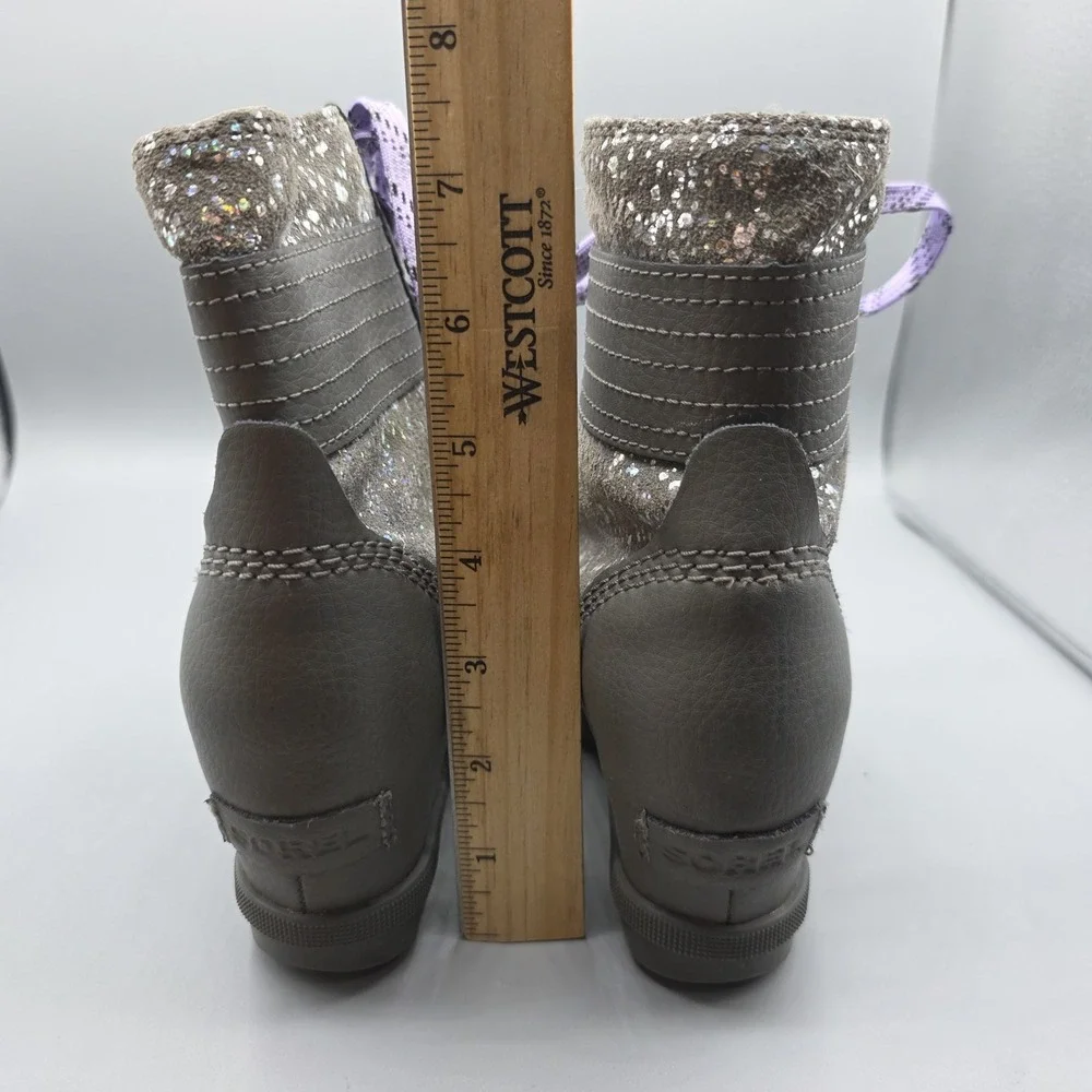 Sorel Kids Gray Lace-Up Boots with Purple Laces